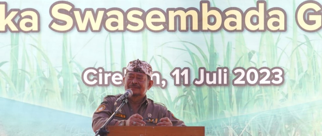 Mentan SYL di sela panen tebu di Desa Sidamulya Kecamatan Astanajapura, Cirebon, Jawa Barat, Selasa, 11 Juli 2023. Mentan SYL di sela panen tebu di Desa Sidamulya Kecamatan Astanajapura, Cirebon, Jawa Barat, Selasa, 11 Juli 2023.