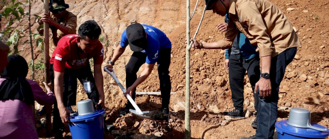 Walikota Danny Pomanto-Bima Arya dan Ratusan Delegasi YCC Apeksi Tanam Pohon Tabebuya