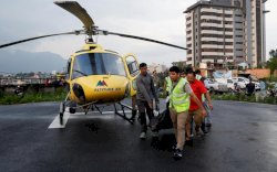 Helikopter Jatuh di Gunung Everest, 5 Turis dan 1 Pilot Ditemukan Tewas 