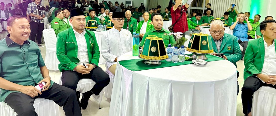 Ramah tamah dan dialog Calon Anggota Legislatif (Caleg) Partai Persatuan Pembangunan (PPP) Sulsel dengan Sandiaga Uno, yang dilaksanakan di kediaman Wakil Ketua Umum DPP PPP, Amir Uskara, di Kompleks Aula Cemara, Jalan Palantikang, Sungguminasa, Kabupaten Gowa, Sulsel, Rabu malam, 12 Juli 2023.