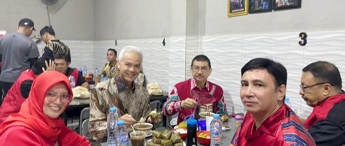 Didampingi Pentolan PDIP Sulsel, Ganjar Santap Coto di Makassar