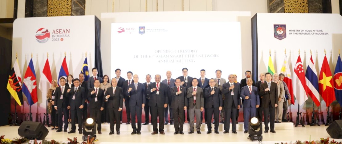 Kota Makassar mengikuti Asean Smart City Network (ASCN) yang berlangsung di Bali pada 12-13 Juli 2023.
Kota Makassar mengikuti Asean Smart City Network (ASCN) yang berlangsung di Bali pada 12-13 Juli 2023.