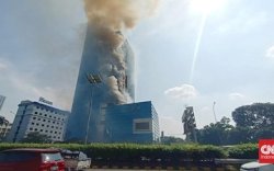 Breaking News : Kebakaran Landa Gedung K-Link Tower Jaksel, Ini Penyebabnya..