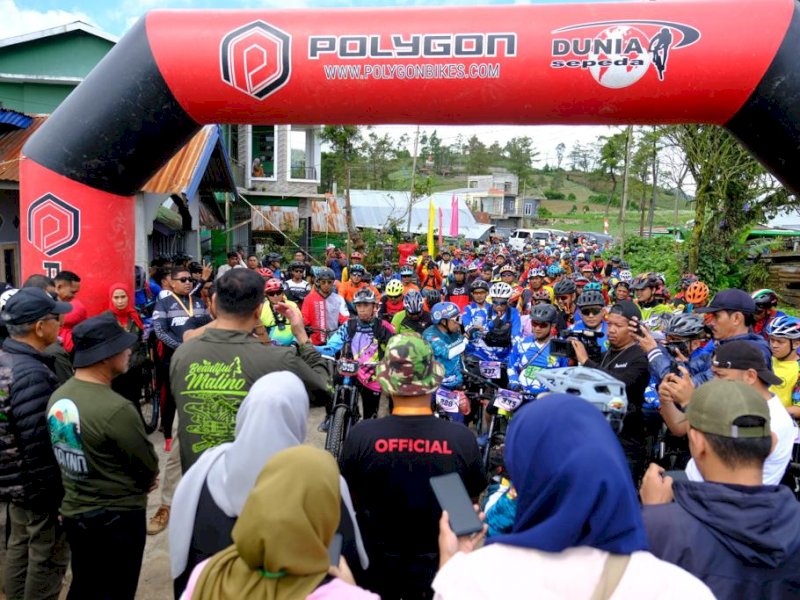 Ratusan Biker Mountain Bike Ramaikan Beautiful Malino