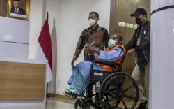 Mogok Makan dan Minum Obat, KPK Larikan Lukas Enembe  ke Rumah Sakit