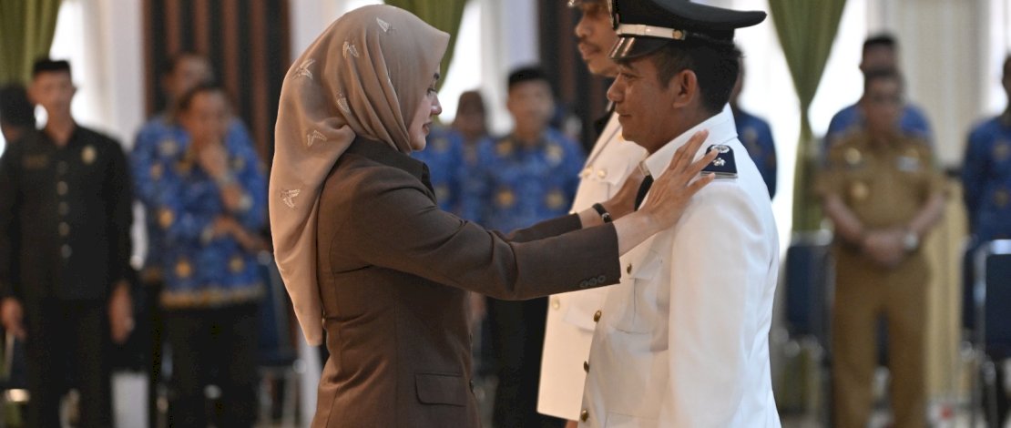 Bupati Lutra Lantik Sejumlah Pejabat Administrator dan Pengawas Baru 