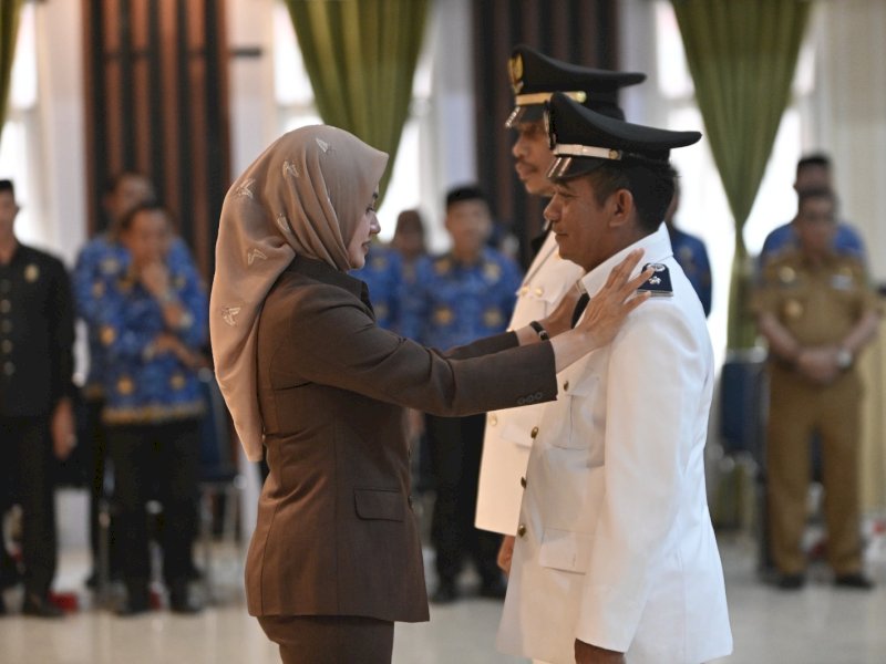 Bupati Lutra Lantik Sejumlah Pejabat Administrator dan Pengawas Baru 