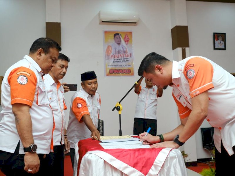 Bupati Gowa Kukuhkan Andi Fashar Padjalangi jadi Ketua Orari Bone