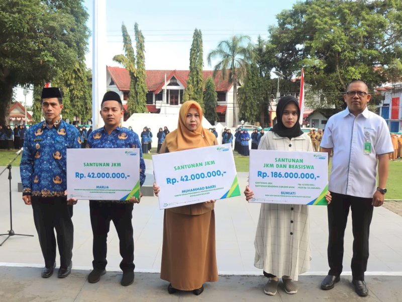 Diserahkan Wabup, BPJSTK Kepulauan Selayar Kembali Salurkan Santunan JKM Kepada Tiga Ahli Waris