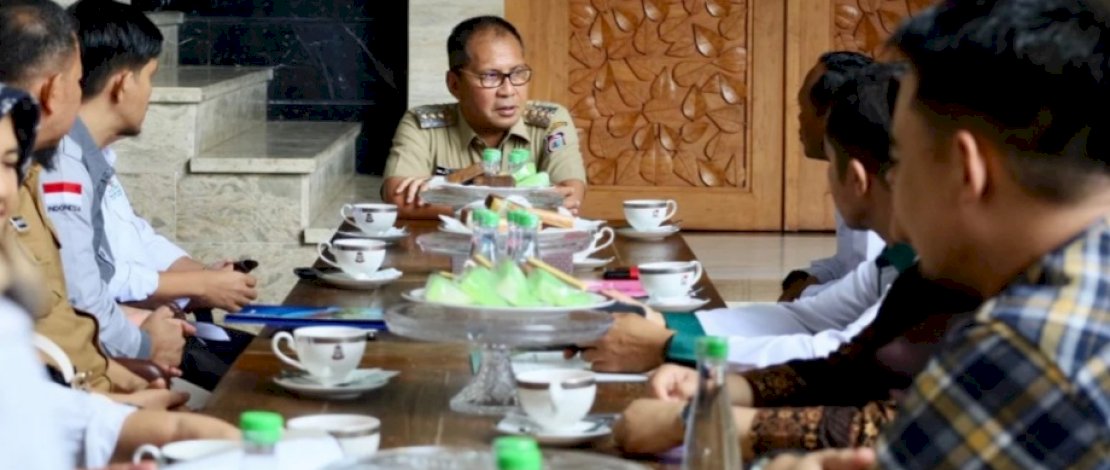 Danny Pomanto menerima audiensi dari pihak Baznas Kota Makassar di kediaman pribadinya, di Jalan Amirullah, pada Selasa, 18 Juli 2023.