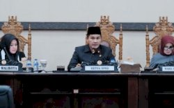 Wakil Ketua DPRD Makassar ARA Pimpin Rapat Paripurna Terkait Penjelasan Pansus Tiga Ranperda