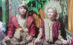 Tiga Fakta Menarik Pernikahan Viral Pria Sinjai dengan Bule Polandia