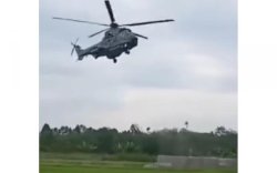 Viral Helikopter Ditumpangi Presiden Jokowi Robohkan Tembok Stadion