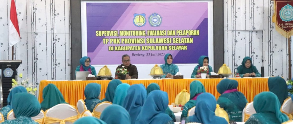 Bupati Kepulauan Selayar diwakili Sekretaris Daerah Mesdiyono, bersama Ketua TP PKK Andi Dwiyanti Musrifah Basli, menerima kunjungan Tim Supervisi, Monitoring, Evaluasi, dan Pelaporan PKK Provinsi Sulawesi Selatan.