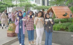 Bio Farma Libatkan Karyawan Lestarikan Lingkungan Melalui Program Bottle Exchange With Plants