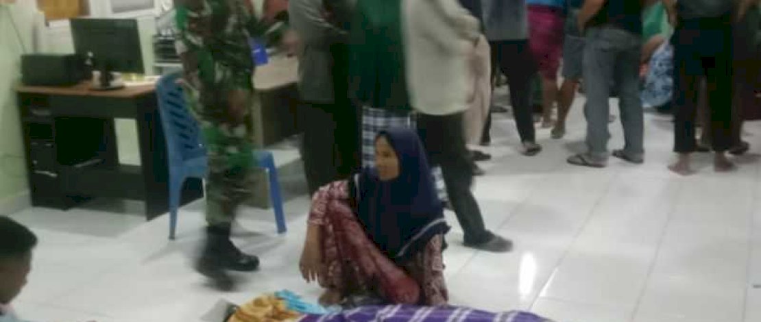 Jenasah korban tenggelamnya kapal Feri di Kendari di lantai salah satu rumah sakit. 