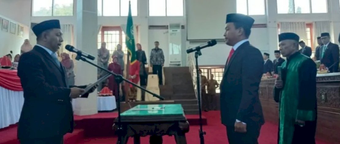 Pengucapan sumpah/janji Anggota DPRD Kabupaten Takalar pengganti antar waktu sisa masa jabatan tahun 2019-2024, Achmad Affandi, di Gedung DPRD Takalar, Senin, 24 Juli 2023 Pengucapan sumpah/janji Anggota DPRD Kabupaten Takalar pengganti antar waktu sisa masa jabatan tahun 2019-2024, Achmad Affandi, di Gedung DPRD Takalar, Senin, 24 Juli 2023