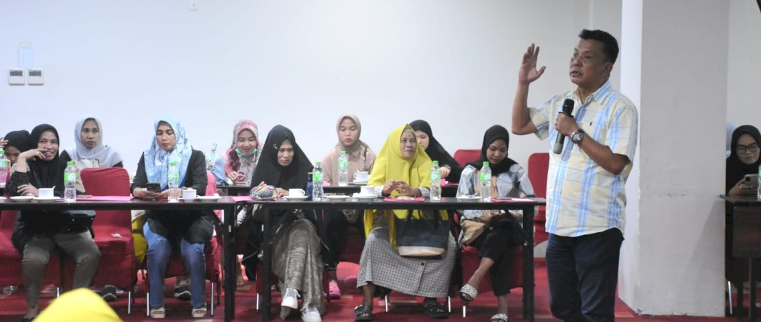 Anggota DPRD Kota Makassar, Abdul Wahab Tahir, menggelar Focus Grup Discussion (FGD) terkait Rancangan Peraturan Daerah (Ranperda) tentang Penyelenggaraan Kota Layak Anak, di Hotel Royal Bay, Jalan Sultan Hasanuddin, Rabu, 26 Juli 2023.
