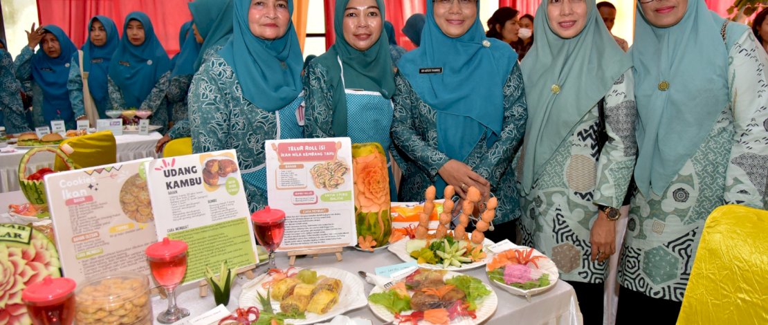 Tim Penggerak PKK Kabupaten Takalar berhasil meraih juara harapan 3 kategori menu kudapan dalam lomba masakan serba ikan. Tim Penggerak PKK Kabupaten Takalar berhasil meraih juara harapan 3 kategori menu kudapan dalam lomba masakan serba ikan.