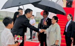 Momentum Bersejarah: Presiden Jokowi dan Ibu Iriana Tiba di Chengdu China untuk Peringatan Kemitraan Indonesia-China
