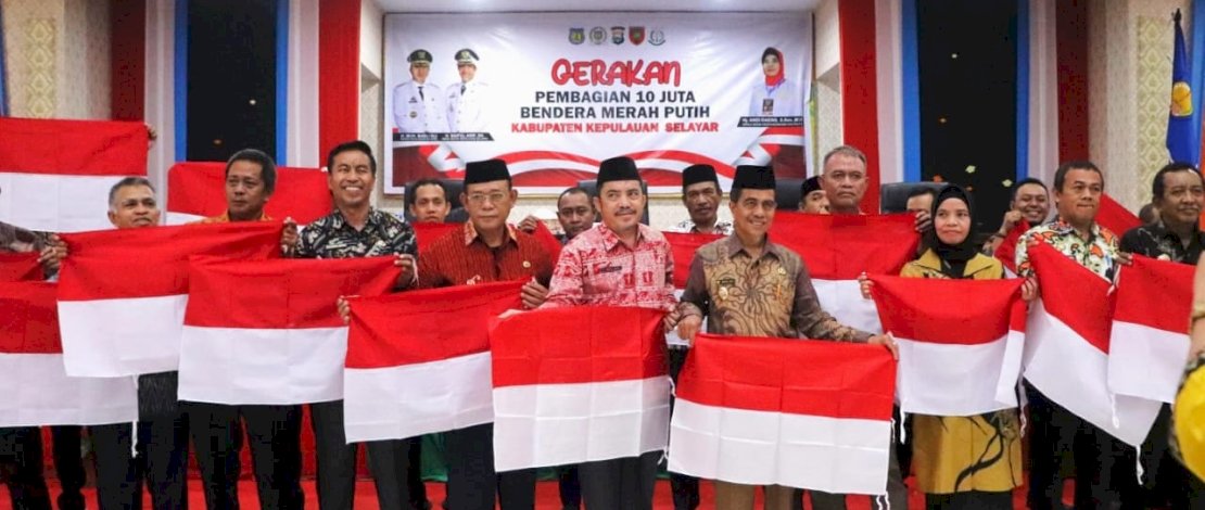Bupati Kepulauan Selayar, Muh Basli Ali, mengajak seluruh elemen untuk mendukung gerakan pembagian 10 juta bendera merah putih.