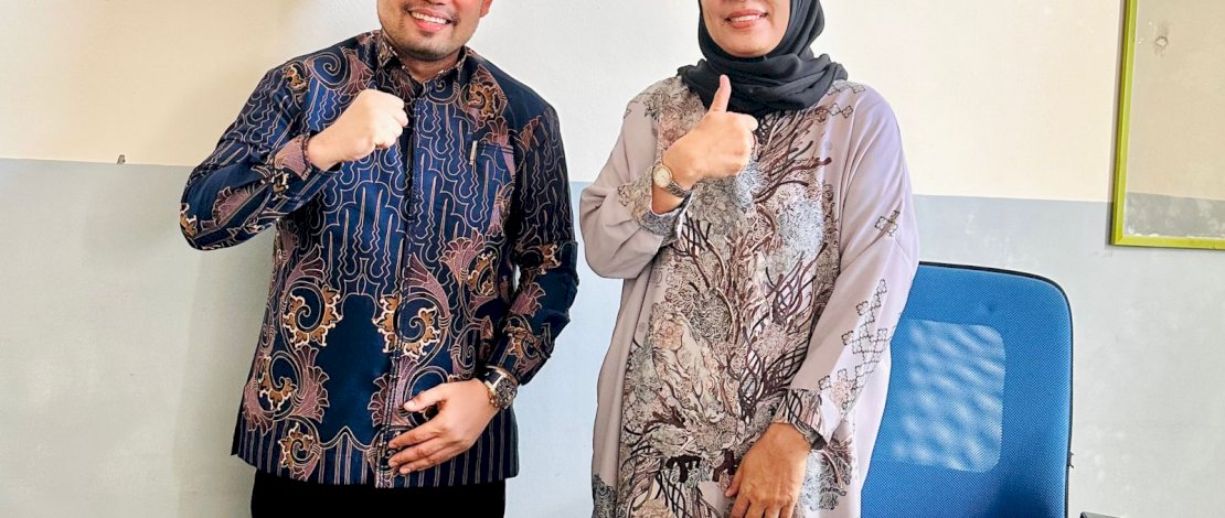 Hardiman Rewa diterima langsung Kepala Bagian Administrasi dan Kepegawaian RSUD Palopo, Rahmawati Daud.