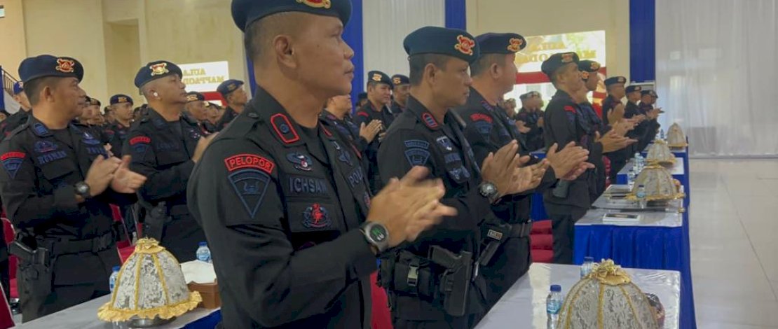 Danyon Nur Ichsan saat menghadiri pengarahan dari Kapolda Sulsel