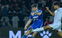 Kemenangan Gemilang Persib Bandung, Keluar dari Zona Degradasi BRI Liga 1 2023/2024