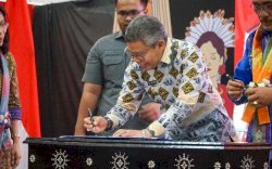 Jaga Kekayaan Intelektual, Walikota Parepare Diganjar Penghargaan oleh Kemenkumham 