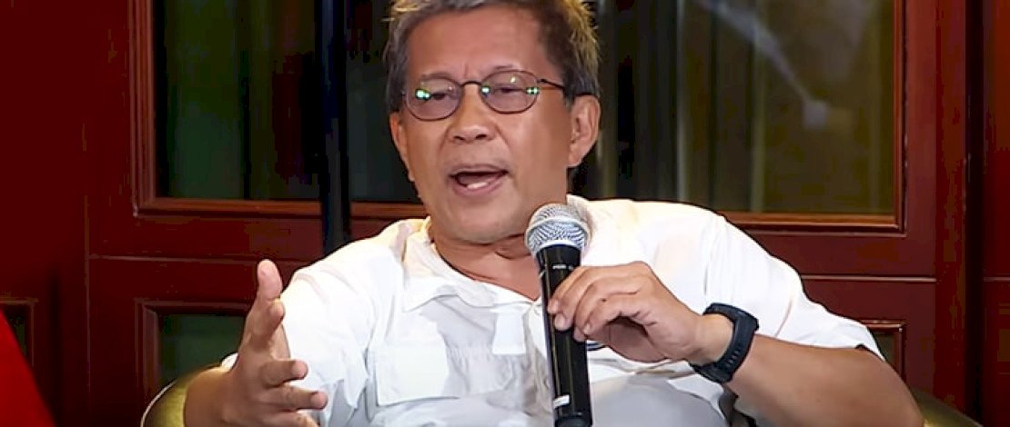 Rocky Gerung dilaporkan oleh beberapa pihak terkait ujaran kebencian kepada presiden Joko Widodo Rocky Gerung dilaporkan oleh beberapa pihak terkait ujaran kebencian kepada presiden Joko Widodo