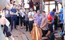 Danny Pomanto Pamer Pembuatan Kapal Pinisi ke Peserta Senior Management Programme Singapore 