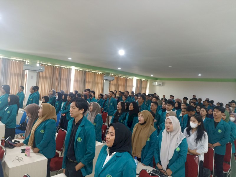AMKOP  Business School Lepas 350 Peserta KKN Tematik BUMDes untuk Mengabdi di Barru
