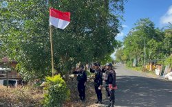 Semarak HUT Kemerdekaan, Danyon C Pelopor Ajak Warga Kibarkan Bendera Merah Putih 