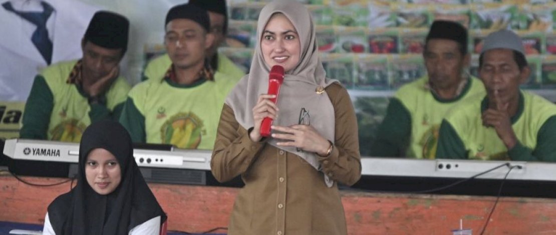 Bupati Luwu Utara, Indah Putri Indriani saat menghadiri Hari Jadi ke-82 Tahun Desa Tulungsari Kecamatan Sukamaju, baru-baru ini.