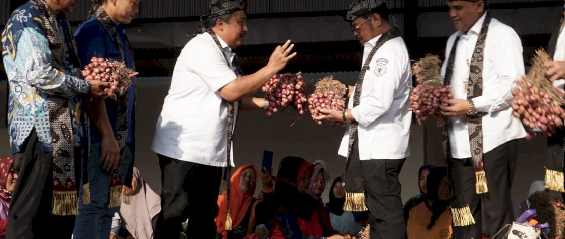 Mentan SYL di salah satu perusahaan swasta pengekspor bawang merah Brebes, Rabu, 9 Agustus 2023. Mentan SYL di salah satu perusahaan swasta pengekspor bawang merah Brebes, Rabu, 9 Agustus 2023.