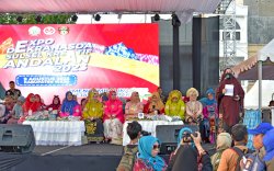 Ribuan Peserta Defile Ramaikan Expo Dekranasda Kreatif Andalan 2023 di Wajo