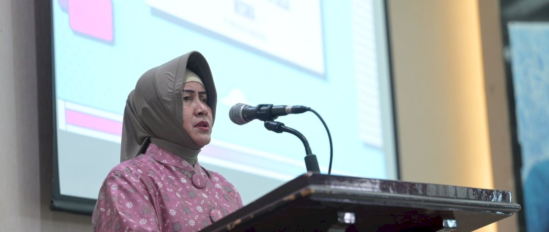 Hari Ke-4 Bimtek Aplikasi Data Dasawisma: Indira Yusuf Ismail Beri Arahan pada Kader PKK Kecamatan Ujung Tanah Hari Ke-4 Bimtek Aplikasi Data Dasawisma: Indira Yusuf Ismail Beri Arahan pada Kader PKK Kecamatan Ujung Tanah