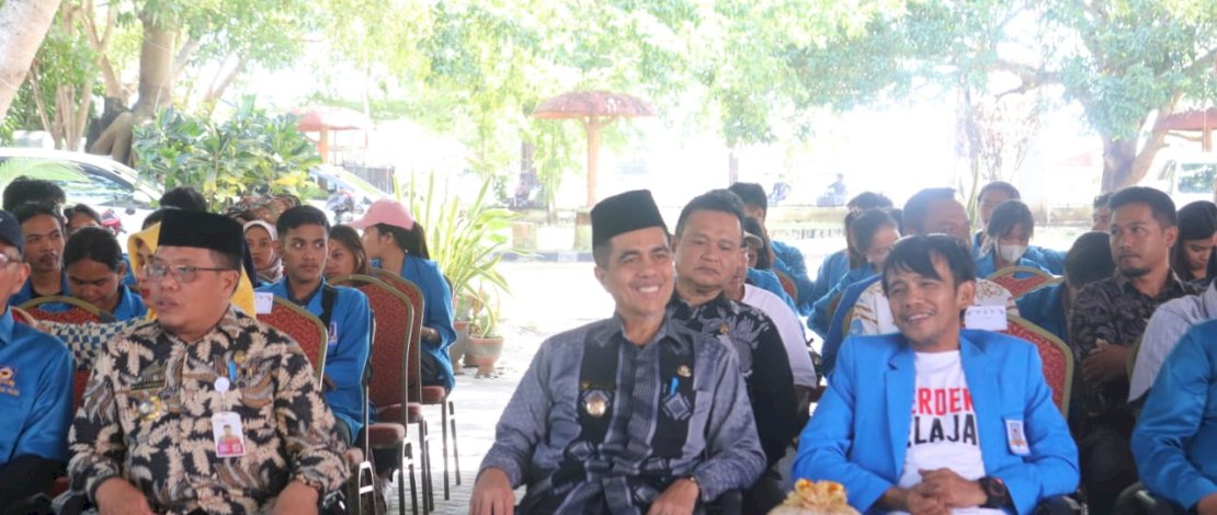 Wakil Bupati Kepulauan Selayar, Saiful Arif, didampingi Asisten Pemerintahan dan Kesra M Yunan Krg Tompobulu, menerima mahasiswa Kuliah Kerja Nyata Tematik (KKNT) Universitas Fajar, Kamis, 10 Agustus 2023.