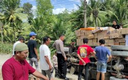 Truk Ekspedisi Terbalik di Passippo Bone, Ternyata Ini Penyebabnya!