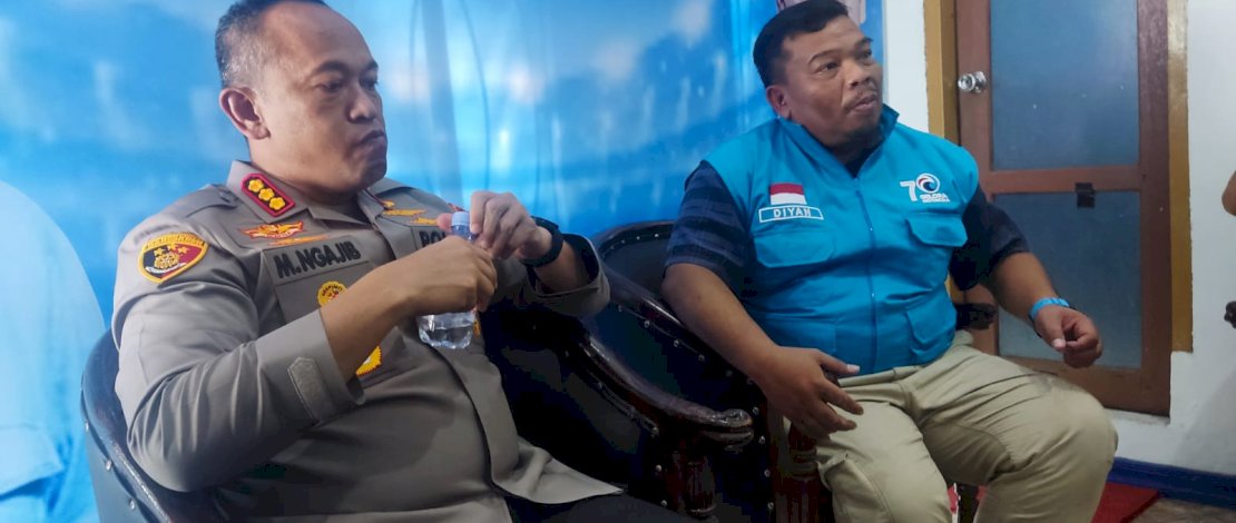 Kapolrestabes Makassar, Kombes Pol Mohkhamad Ngajib bersama Sekretaris Partai Gelora Makassar, Rusdiyan Kapolrestabes Makassar, Kombes Pol Mohkhamad Ngajib bersama Sekretaris Partai Gelora Makassar, Rusdiyan