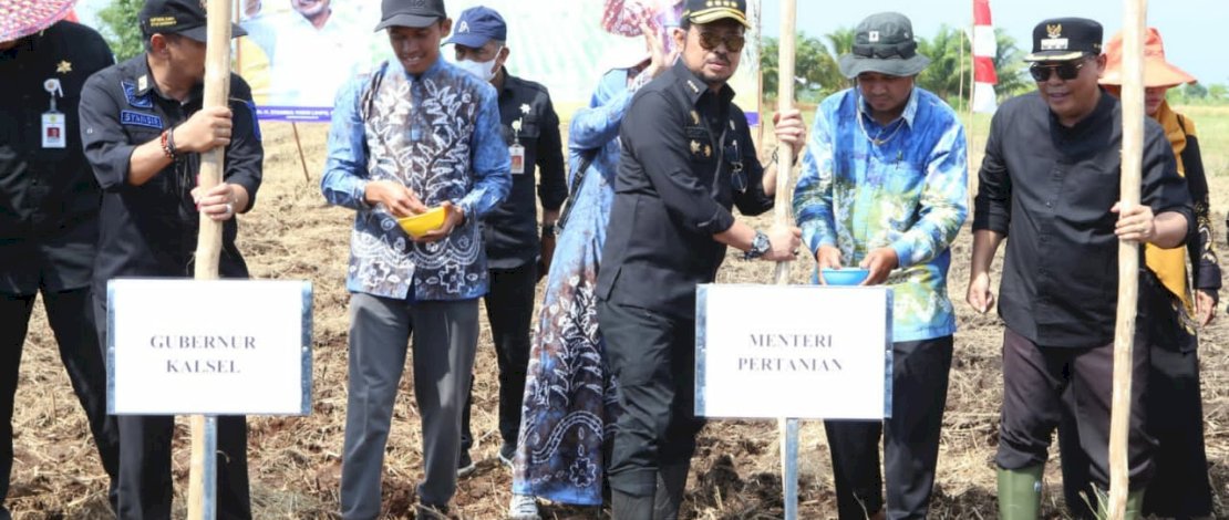 Mentan SYL pada acara panen dan tanam di Desa Gampa Asahi, Kecamatan Rantau Badauh, Barito Kuala, Jumat, 11 Agustus 2023. Mentan SYL pada acara panen dan tanam di Desa Gampa Asahi, Kecamatan Rantau Badauh, Barito Kuala, Jumat, 11 Agustus 2023.