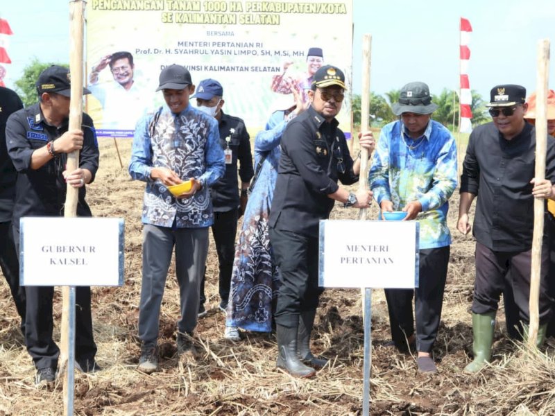 Mitigasi El Nino, Mentan SYL Panen Padi dan Gerakan Tanam Padi di Barito Kuala