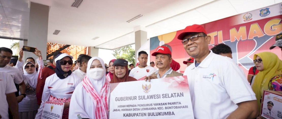 Penyerahan dana hibah Rp3 miliar kepada Yayasan Panrita Jabal Hikmah Desa Lembanna, Kecamatan Bontobahari. Penyerahan dana hibah Rp3 miliar kepada Yayasan Panrita Jabal Hikmah Desa Lembanna, Kecamatan Bontobahari.