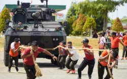 Lomba Tarik Panser Meriahkan HUT RI di Markas Div 3 Infanteri Kostrad Gowa