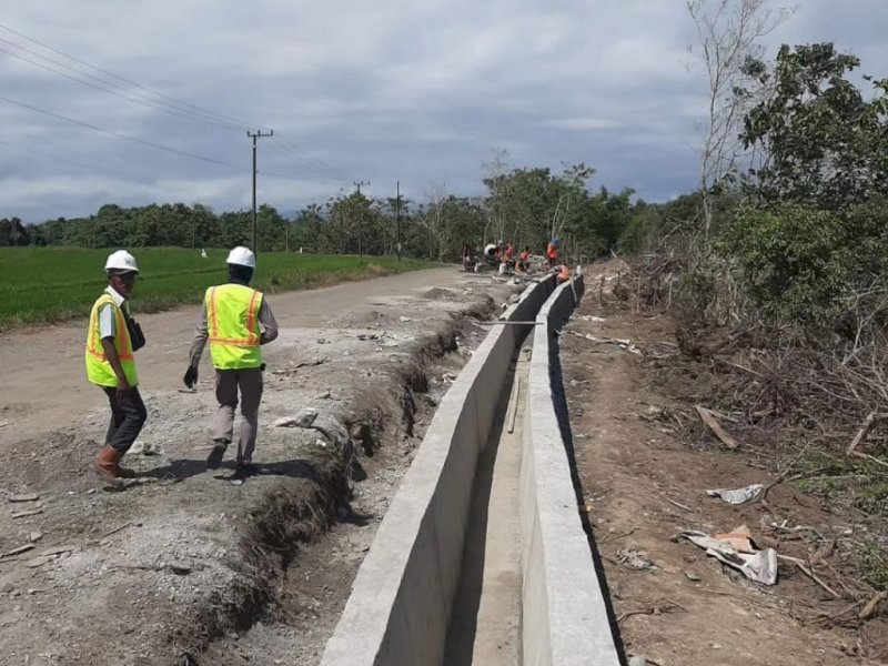 Pemprov Sulsel Kerjakan Jalan pada Ruas Tanabatue-Sanrego-Palattae di Bone 