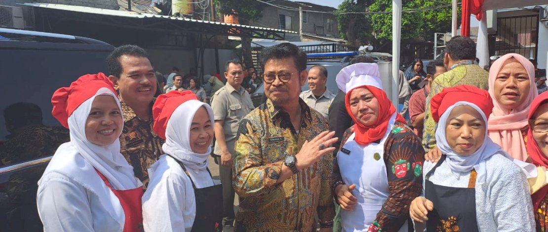 Mentan SYL dalam acara Lomba Cipta Menu Berbahan Dasar Tepung Non Gandum yang diselenggarakan di halaman Kantor Direktorat Pengolahan dan Pemasaran Hasil Pertanian, Direktorat Jenderal Tanaman Pangan, Jakarta, Senin, 14 Agustus 2023. Mentan SYL dalam acara Lomba Cipta Menu Berbahan Dasar Tepung Non Gandum yang diselenggarakan di halaman Kantor Direktorat Pengolahan dan Pemasaran Hasil Pertanian, Direktorat Jenderal Tanaman Pangan, Jakarta, Senin, 14 Agustus 2023.