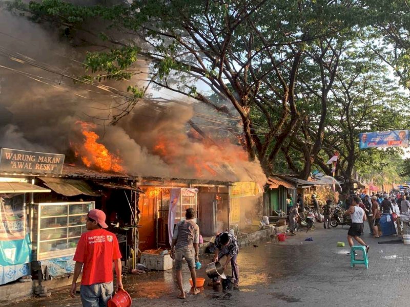Warung Makan di GOR Sudiang Terbakar