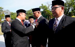 Gubernur Andi Sudirman Sematkan 2.398 Satyalancana Karya Satya kepada PNS Pemprov Sulsel