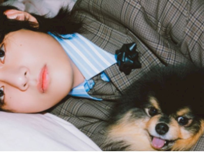 Catatkan Rekor Baru,  V   BTS Raih Double Million-Seller dengan Album Solo "Layover"