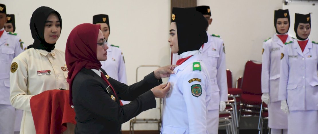 Bupati Indah , Kukuhkan 73 Anggota Paskibraka  Kabupaten Luwu Utara Tahun 2023